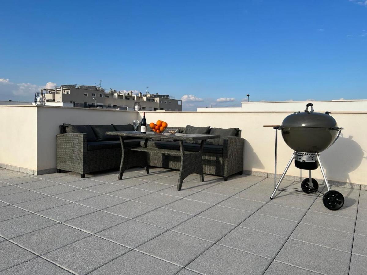 New Villa With Rooftop Terrace And Pool Daya Nueva المظهر الخارجي الصورة