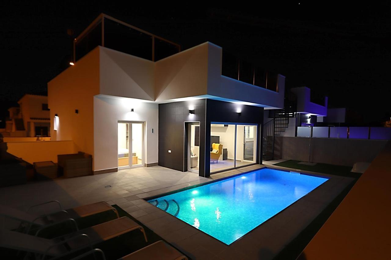 New Villa With Rooftop Terrace And Pool Daya Nueva المظهر الخارجي الصورة