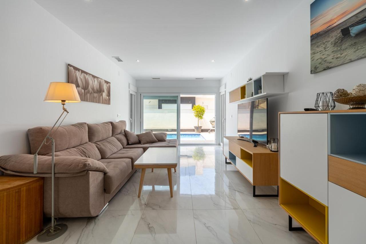 New Villa With Rooftop Terrace And Pool Daya Nueva المظهر الخارجي الصورة